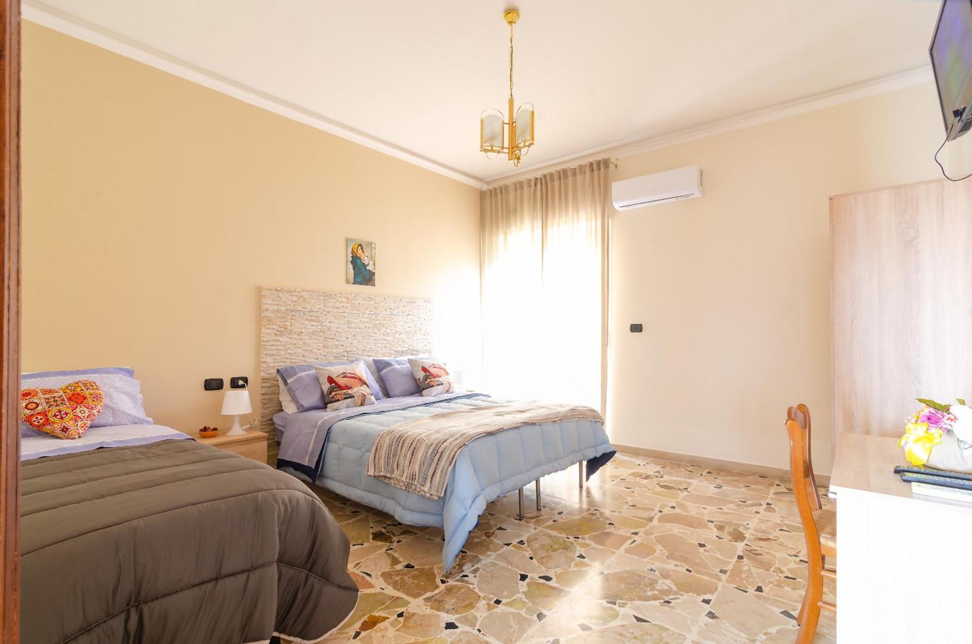 Apartment Casa Aurora A Due Passi Dalla Ferrovia Giarre